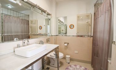 VENTA  - CASA  4 DORM.  BAJO VTE. LOPEZ CON PILETA