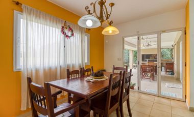 VENTA CASA BARRIO MASCHWITZ PRIVADO 4 DORM. APTO CREDITO