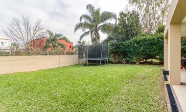 VENTA CASA BARRIO MASCHWITZ PRIVADO 4 DORM. APTO CREDITO