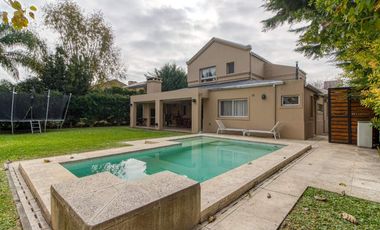 VENTA CASA BARRIO MASCHWITZ PRIVADO 4 DORM. APTO CREDITO