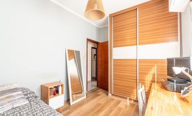 Venta casa 4 Ambientes con terraza propia, Wilde.
