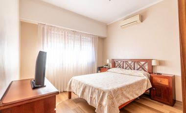 Venta casa 4 Ambientes con terraza propia, Wilde.
