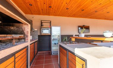 Venta casa 4 Ambientes con terraza propia, Wilde.