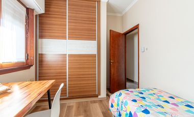 Venta casa 4 Ambientes con terraza propia, Wilde.