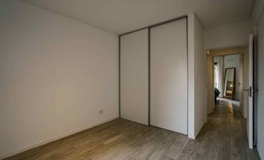 Venta departamento, con cochera a estrenar.