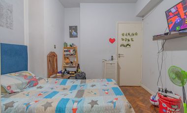 Venta Departamento 4 ambientes + Dependencia