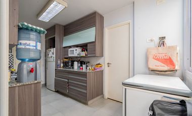 Venta Departamento 4 ambientes + Dependencia