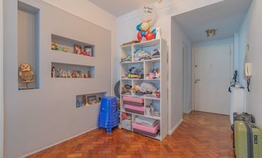 Venta Departamento 4 ambientes + Dependencia