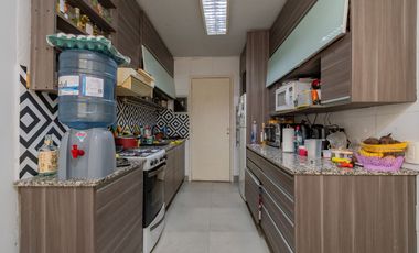 Venta Departamento 4 ambientes + Dependencia