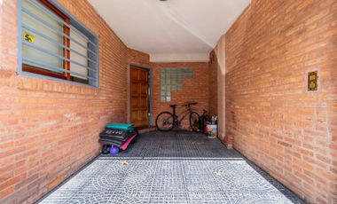 Venta PH tipo casa 5 amb con patio Villa Ortuzar