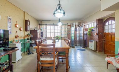 Venta Casa 7 amb con Pileta en Villa Ballester