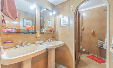 Venta Casa 7 amb con Pileta en Villa Ballester