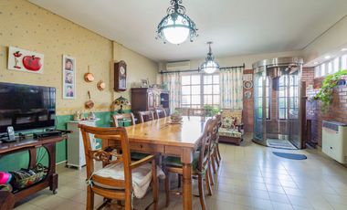 Venta Casa 7 amb con Pileta en Villa Ballester