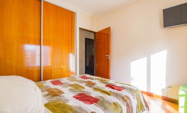 VENTA MATADEROS DTO 3 AMBIENTES, SEMIPISO CON COCHERA PROPIA