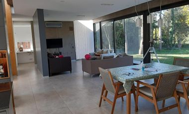 Casa en Juan Maria Gutierrez