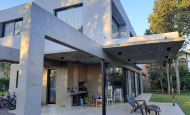 Casa en Juan Maria Gutierrez