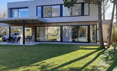 Casa en Juan Maria Gutierrez