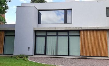 Casa en Juan Maria Gutierrez