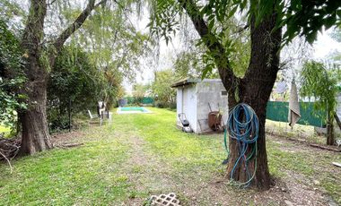 Venta- Casa 2 dormitorios con cochera y pileta en Funes