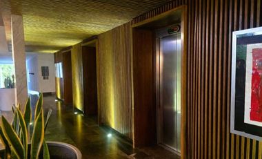 AMPLIO DEPARTAMENTO AMUEBLADO A UN COSTADO DE HARBOUR PLAZA