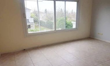 Casa en alquiler en barrio Barrancas del Lago, Nordelta