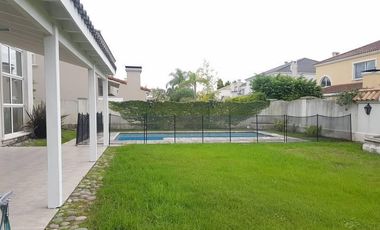 Casa en alquiler en barrio Barrancas del Lago, Nordelta