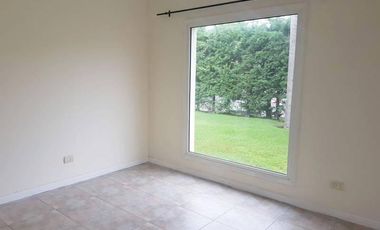 Casa en alquiler en barrio Barrancas del Lago, Nordelta