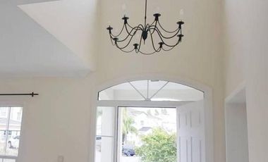 Casa en alquiler en barrio Barrancas del Lago, Nordelta