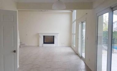 Casa en alquiler en barrio Barrancas del Lago, Nordelta