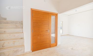 CASA EN VENTA- ALQUILER - LAGUNA- EN EL CANTON - MAROTO PROPIEDADES