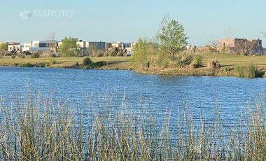 CASA EN VENTA- ALQUILER - LAGUNA- EN EL CANTON - MAROTO PROPIEDADES