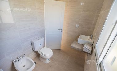 CASA EN VENTA- ALQUILER - LAGUNA- EN EL CANTON - MAROTO PROPIEDADES