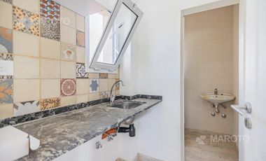 CASA EN VENTA- ALQUILER - LAGUNA- EN EL CANTON - MAROTO PROPIEDADES