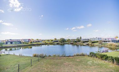 CASA EN VENTA- ALQUILER - LAGUNA- EN EL CANTON - MAROTO PROPIEDADES