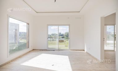 CASA EN VENTA- ALQUILER - LAGUNA- EN EL CANTON - MAROTO PROPIEDADES