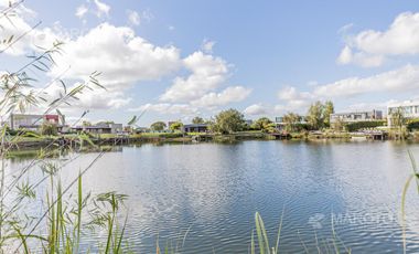 CASA EN VENTA- ALQUILER - LAGUNA- EN EL CANTON - MAROTO PROPIEDADES