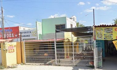 Casa con uso comercial sobre avenida principal
