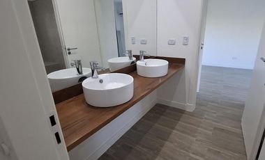 Casa en Santa Teresa, Villanueva, Benavidez,Tigre