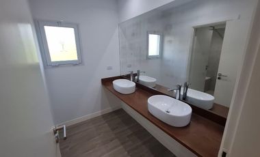 Casa en Santa Teresa, Villanueva, Benavidez,Tigre