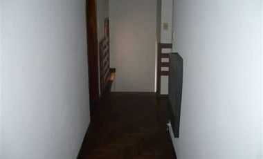 Casa en alquiler de tres dormitorios mas escritorio, en Urca.