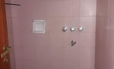 Casa en alquiler de tres dormitorios mas escritorio, en Urca.