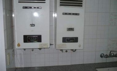 Casa en alquiler de tres dormitorios mas escritorio, en Urca.