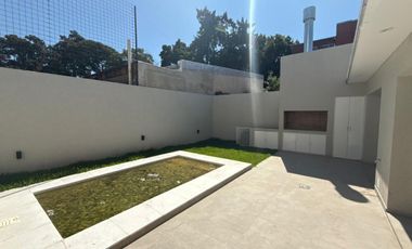 VENTA-CASA-SARGENTO CABRAL-DOS DORMITORIOS-PILETA