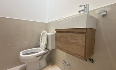 VENTA-CASA-SARGENTO CABRAL-DOS DORMITORIOS-PILETA