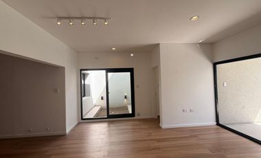 VENTA-CASA-MUY LUMINOSA-TRES DORMITORIOS-PILETA