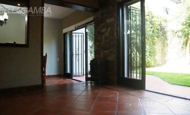 CASA ALQUILER FLORIDA 6 AMBIENTES  JARDIN PARRILLA COCHERA.