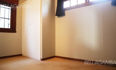 CASA ALQUILER FLORIDA 6 AMBIENTES  JARDIN PARRILLA COCHERA.