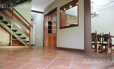 CASA ALQUILER FLORIDA 6 AMBIENTES  JARDIN PARRILLA COCHERA.