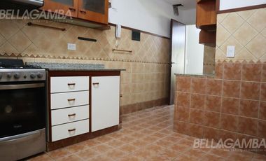 CASA ALQUILER FLORIDA 6 AMBIENTES  JARDIN PARRILLA COCHERA.