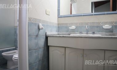 CASA ALQUILER FLORIDA 6 AMBIENTES  JARDIN PARRILLA COCHERA.